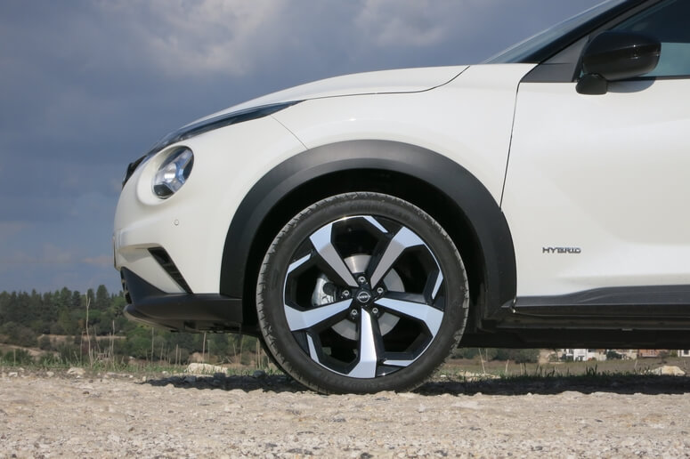 ניסאן ג'וק היברידי